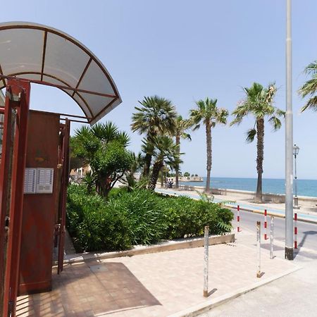 Abissi Room One Step From The Sea تراني المظهر الخارجي الصورة