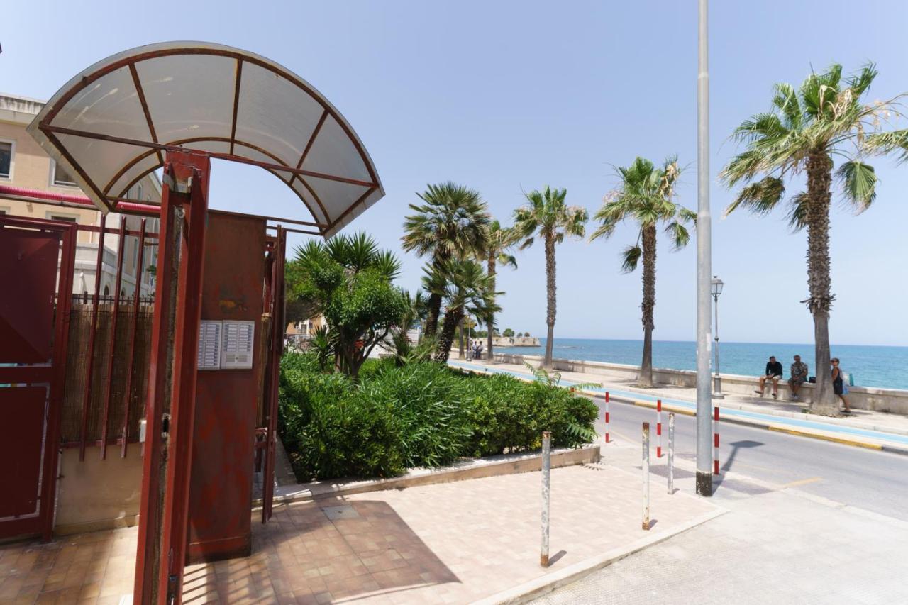 Abissi Room One Step From The Sea تراني المظهر الخارجي الصورة